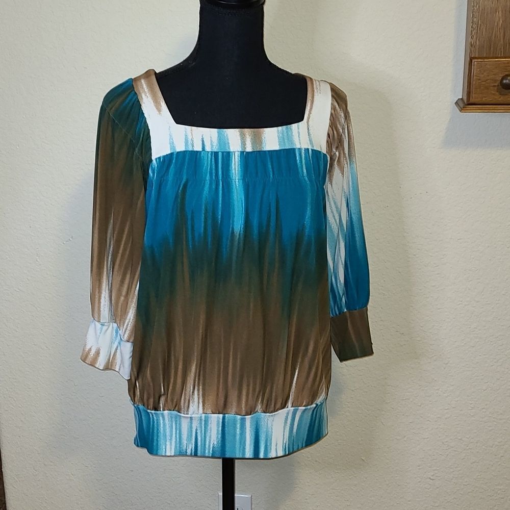Cha Cha Vente teal, brown and white top.